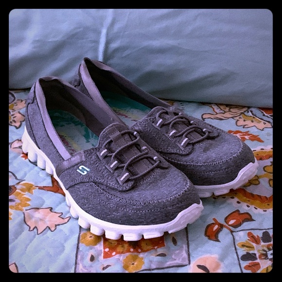 Skechers memory foam slip on - Picture 1 of 4